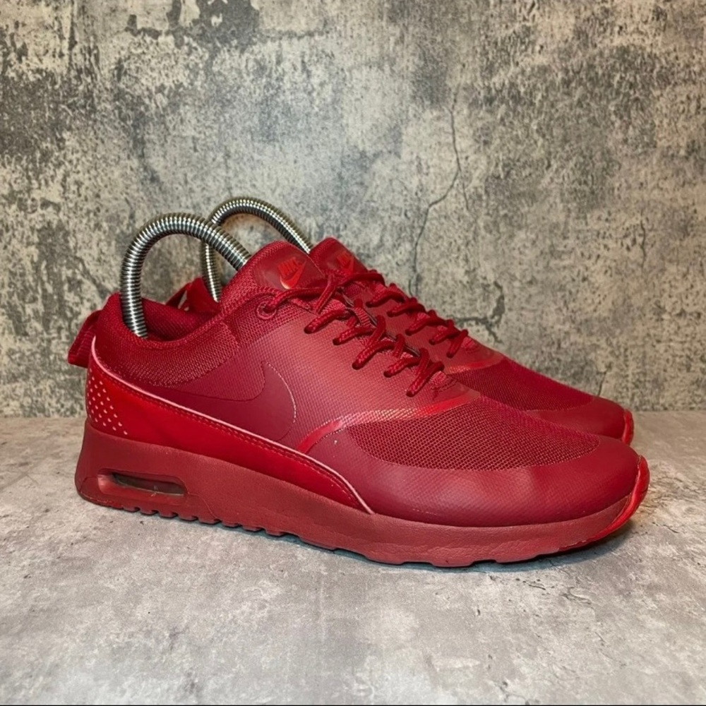 Women’s Nike Air Max Thea Shoes Size 7